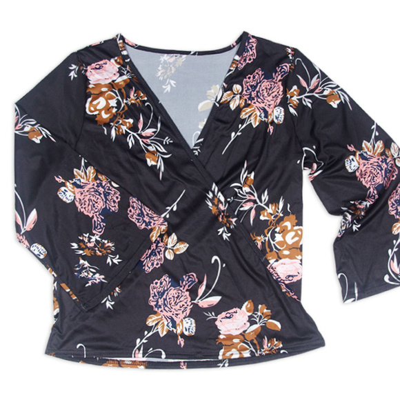 🎊 ONE LEFT! 🎉Gorgeous Floral Faux Wrap Top! - Picture 6 of 8